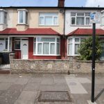 Three Bedroom terraced house with Garden N22