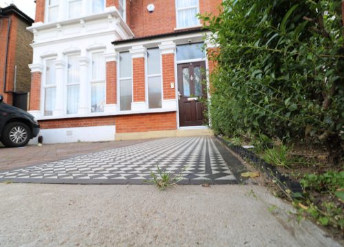 4 bed terraced house to rent Warwick Gardens, Ilford IG1 available now.
